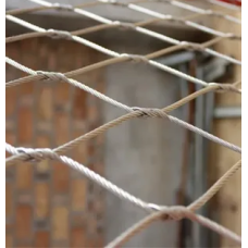 Сетка нержавеющая тросовая с узловым креплением и ромбической ячейкой Н2 7х19 AISI 304 50х87х3 мм
